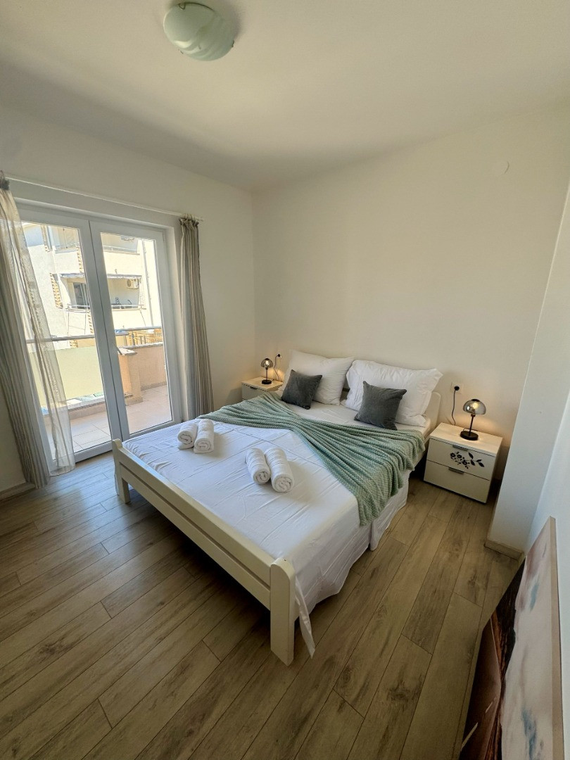 Apartments Toma Novalja - Modern apartments with a terrace and a heated pool for a relaxing holiday., Apartments Toma Novalja Novalja